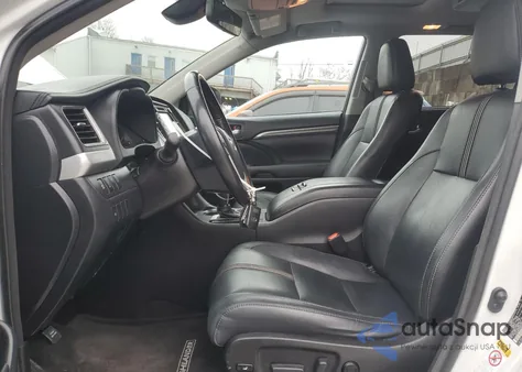 2017 Toyota Highlander Se z USA, uszkodzony, nr VIN 5TDJZRFH4HS514857